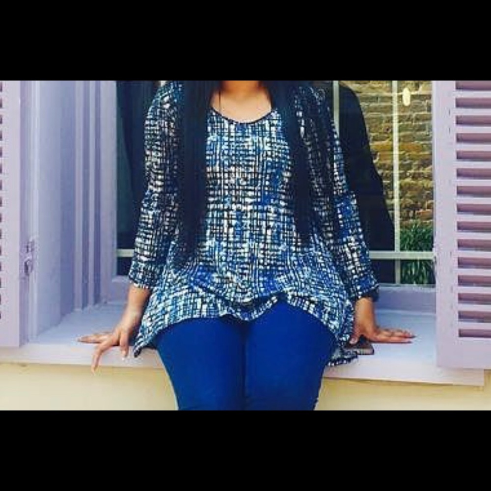 Patterned navy blouse - Picture 4 of 5